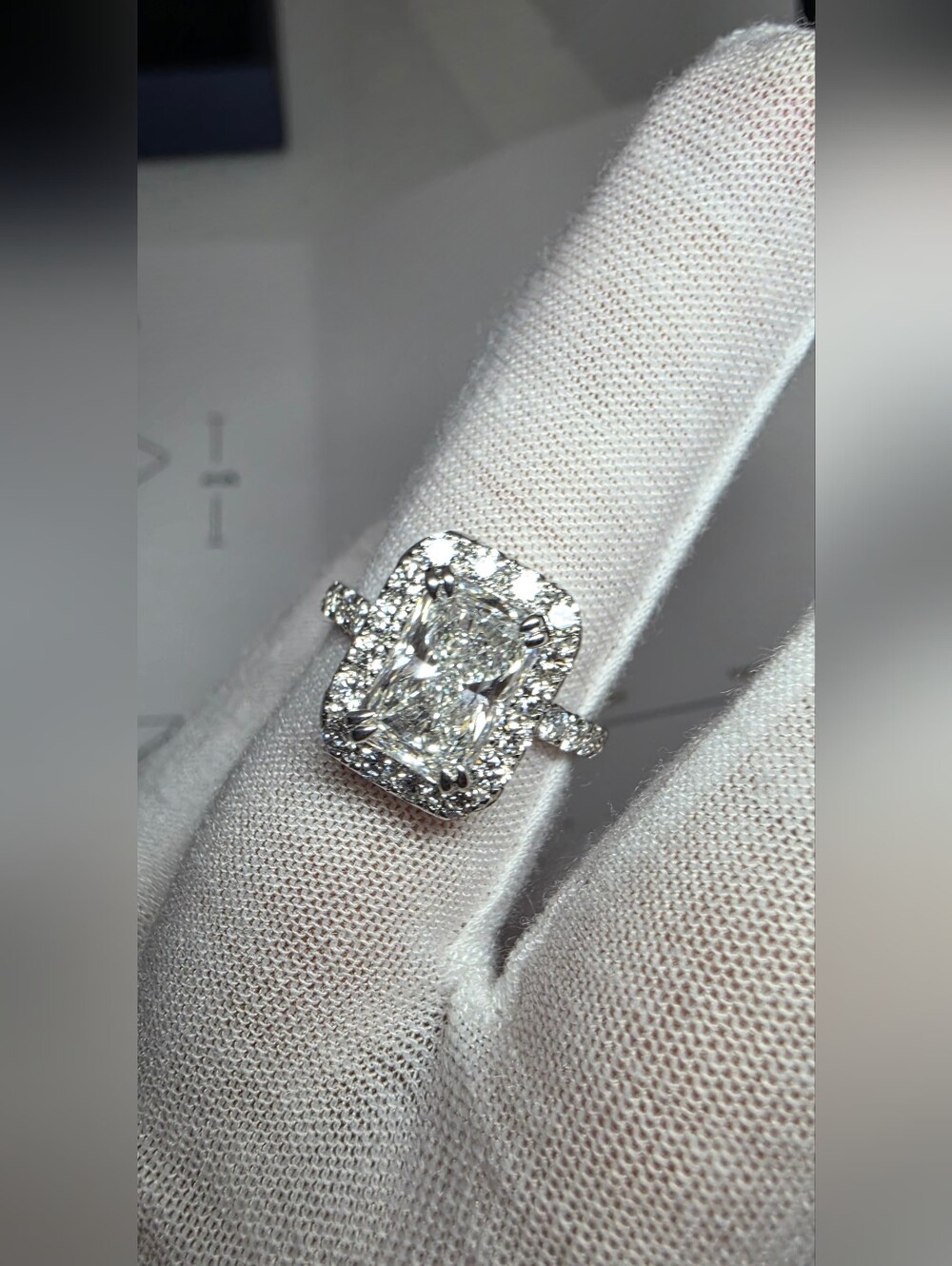 New 4ct Outstanding IGI Certified Lab Grown Diamond, 14k White Gold